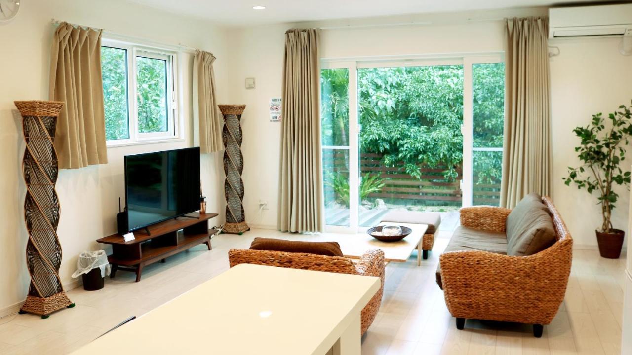 Irie House Motobu Villa Exterior photo